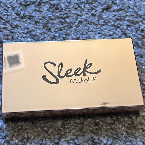 Sleek Makeup Love Shook Highlighter Palette - Picture 2 of 3